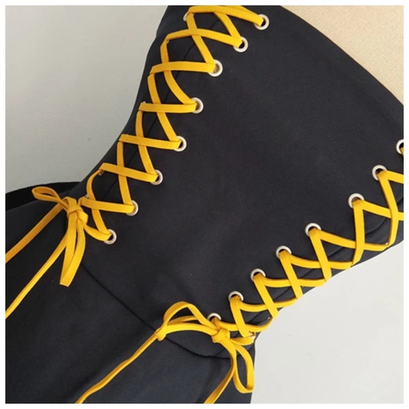 Black Strapless Lace Up Corset Top - Picture 4 of 7